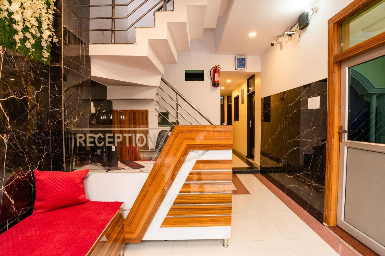 Ventex Inn Lucknow Exteriör bild